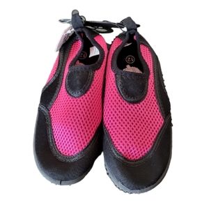 Size 12 girls water shoes